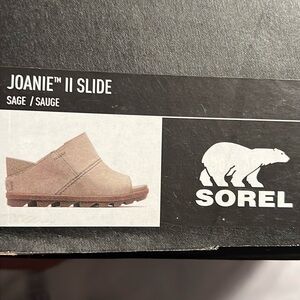 Size 8 Sorel Joanie II slides in sage